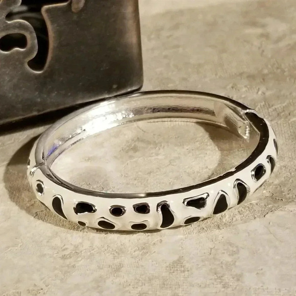 Enameled Deco Animal Print Bangle Bracelet - Picture 1 of 6